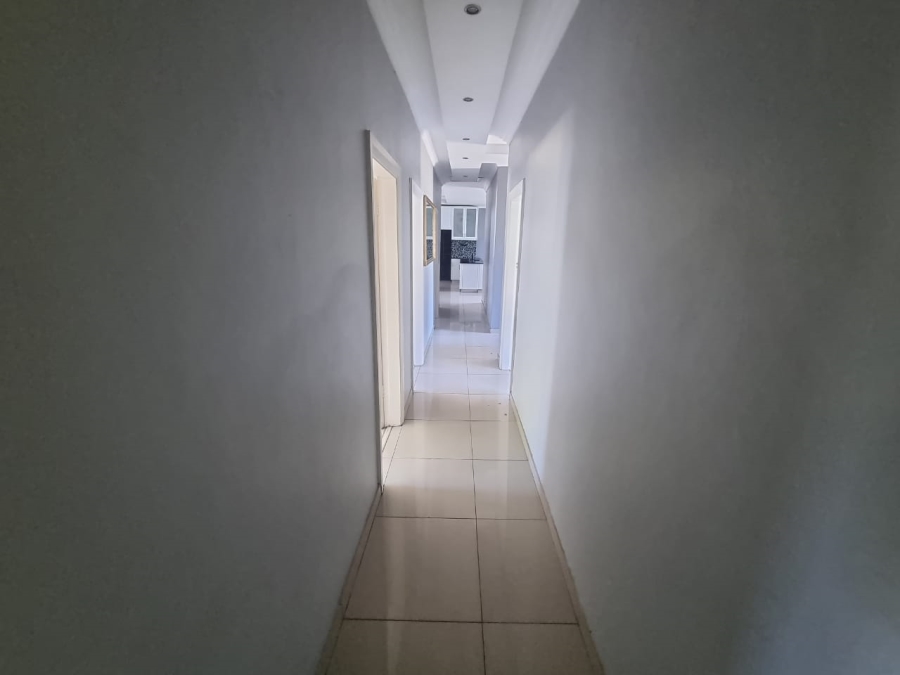 4 Bedroom Property for Sale in Claremont Western Cape